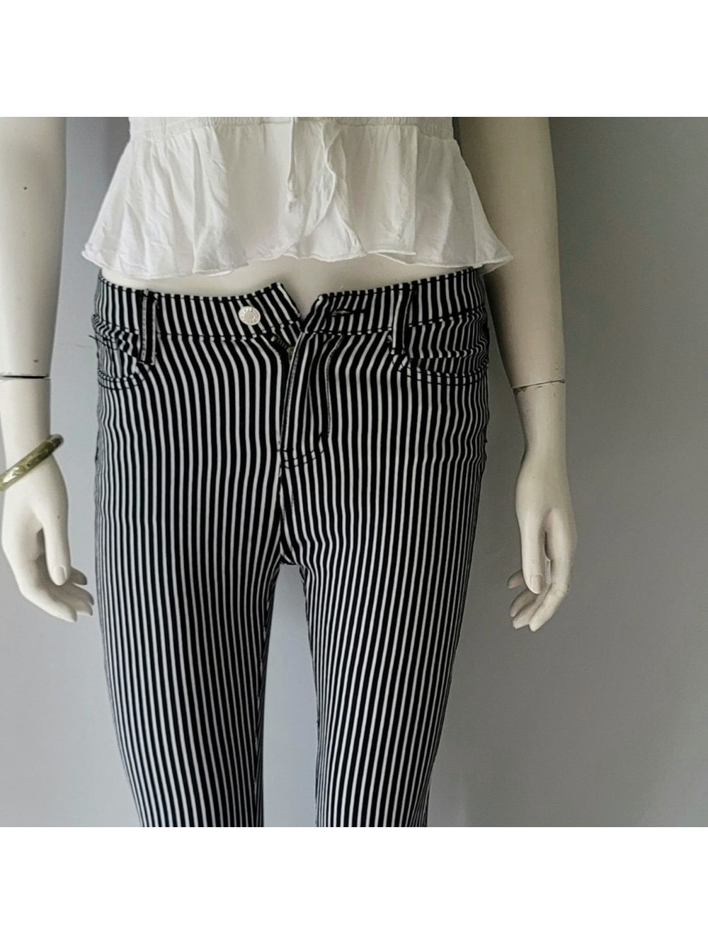 I ❤️ Neway Fashionable Black and White Striped Skinny Pants Size M